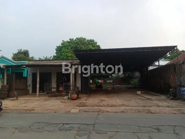 TANAH PINGGIR JALAN, ADA BANGUNAN SEBAGIAN, COCOK BUAT USAHA