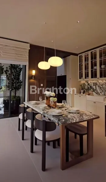 image RUMAH LOUISE GADING SERPONG AMERICAN CLASSIC HIGH CEILING ADA BAY WINDOW  CLUBHOUSE (2)