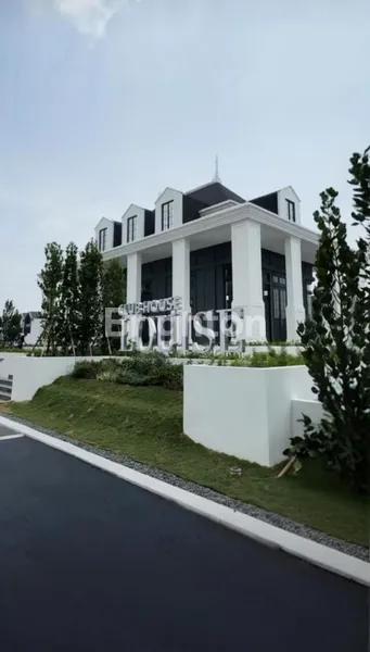 image RUMAH LOUISE GADING SERPONG AMERICAN CLASSIC HIGH CEILING ADA BAY WINDOW  CLUBHOUSE (5)