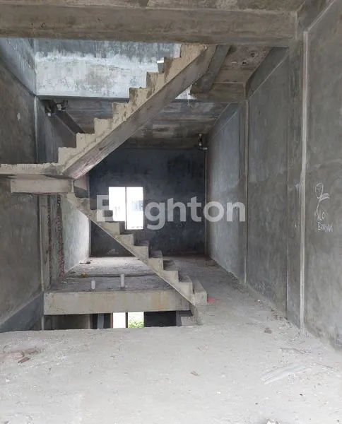 image TOWN HOUSE 3 TINGKAT (4)