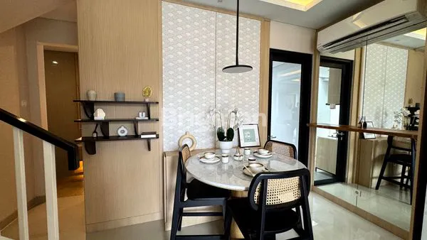 image RUMAH BARU 2 LANTAI DENGAN DESAIN MODERN DAN STYLISH DI CLUSTER TERBARU PARAMOUNT PETALS (4)
