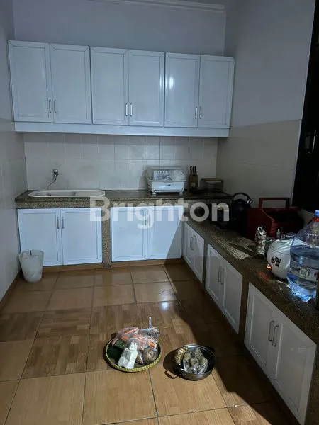 image RUMAH EKSKLUSIF 3 LANTAI (2)