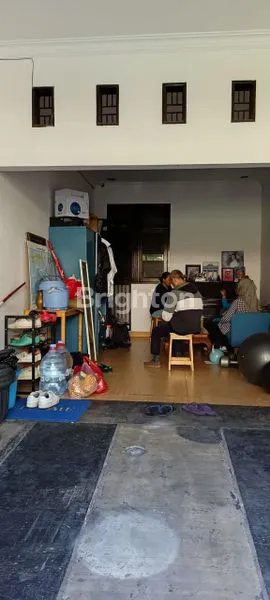 image RUMAH EKSKLUSIF 3 LANTAI (6)