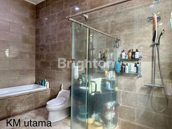 image TURUN HARGA! RUMAH MEWAH HOEK 14X18 M VENICE PIK FULL FURNISHED (3)