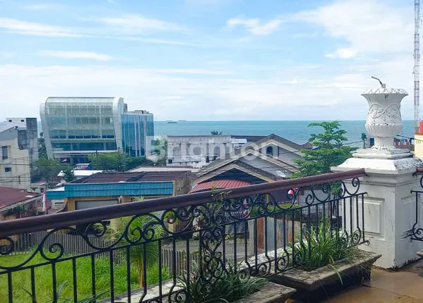 image RUMAH MEWAH 3 LANTAI VIEW LAUT DI MARKONI BALIKPAPAN (3)