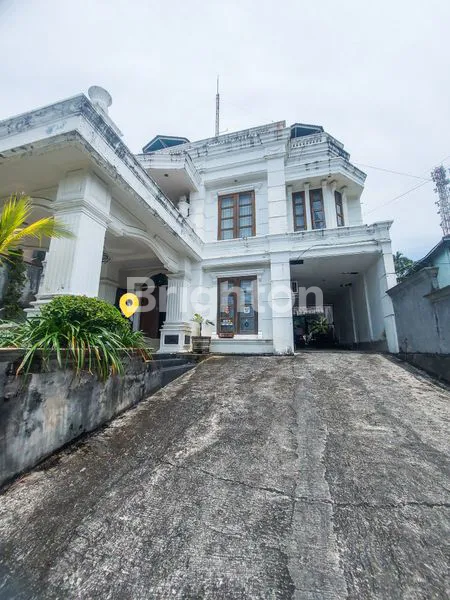 image RUMAH MEWAH 3 LANTAI VIEW LAUT DI MARKONI BALIKPAPAN (2)