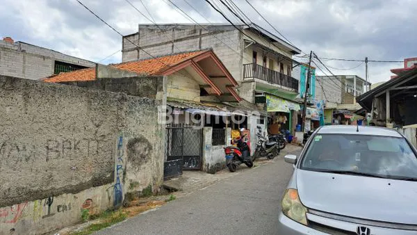 image DIJUAL RUMAH TUA HITUNG TANAH AJA (2)