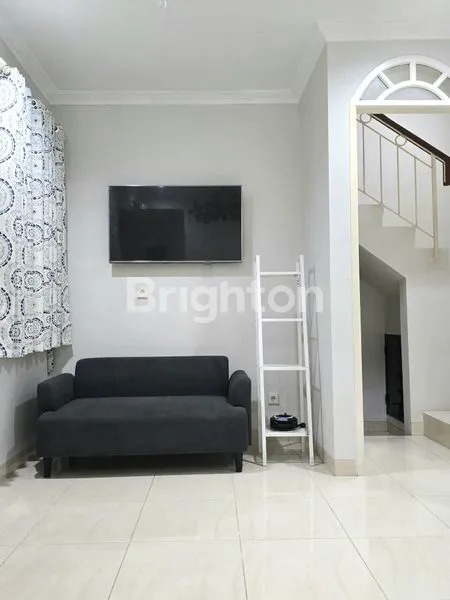 image RUMAH CANTIK 2 LANTAI DI VANYA PARK (2)