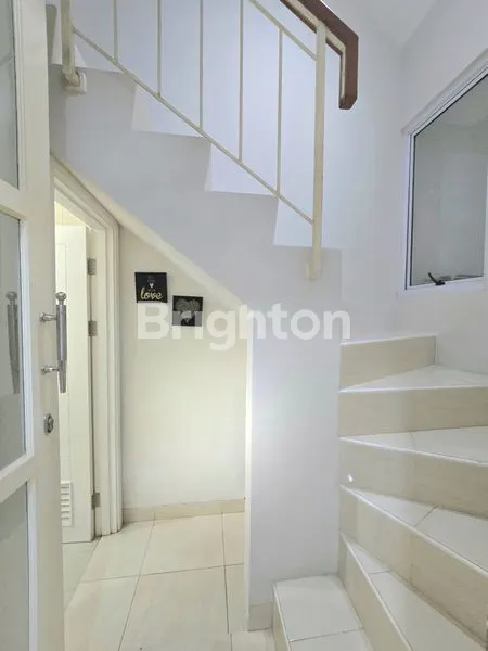 image RUMAH CANTIK 2 LANTAI DI VANYA PARK (4)