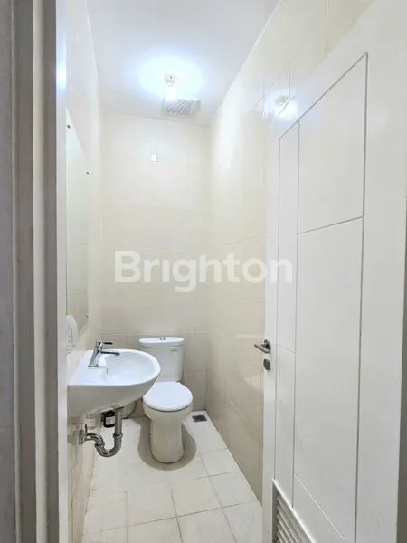 image RUMAH CANTIK 2 LANTAI DI VANYA PARK (5)