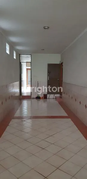 image RUMAH 2 LANTAI TENGAH KOTA BANDUNG PUNGKUR DEKAT ALUN ALUN ASIA AFRIKA KOTA BANDUNG (4)