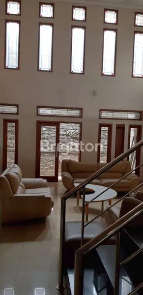 image RUMAH 2 LANTAI TENGAH KOTA BANDUNG PUNGKUR DEKAT ALUN ALUN ASIA AFRIKA KOTA BANDUNG (3)