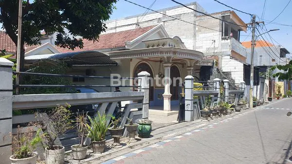 image BUTUH JUAL CEPAT RUMAH DI SURABAYA UTARA (1)