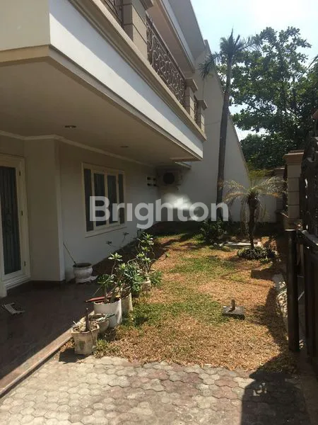 image RUMAH MEWAH 2 LANTAI DHARMAHUSADA INDAH  DEKAT ATLAS SPORT CLUB, GALAXY MALL (5)