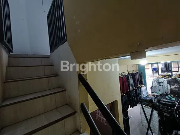 image TOKO 2 LANTAI  (5)