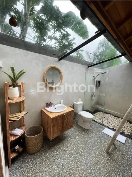 image VILLA EXCLUSIVE DENGAN LUAS TANAH LEBIH DARI 1 HEKTARE. VIEW GUNUNG, SANGAT TENANG, DIKELILINGI KEBUN DAN SAWAH, SUASANA PEDESAAN YANG SEJUK & ASRI. FULLY FURNISHED, TERDIRI DARI 11 VILLA LENGKAP DENGAN RESTORAN DI DALAM AREA VILLA (2)