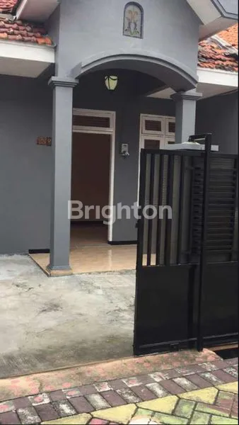 image JUAL RUMAH SURABAYA UTARA SANGAT TERAWAT  (1)