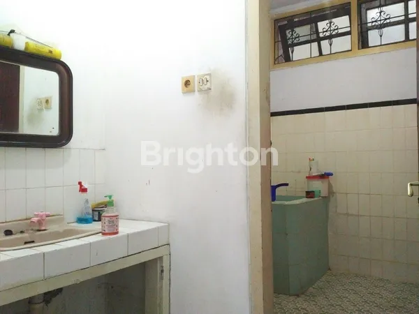 image RUMAH 1 SETENGAH LANTAI DI JL INDRAGIRI BLIMBING KOTA MALANG (7)