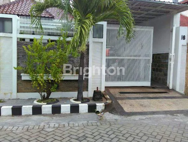 image RUMAH SIAP HUNI SANGAT TERAWAT DAN STRATEGIS (4)