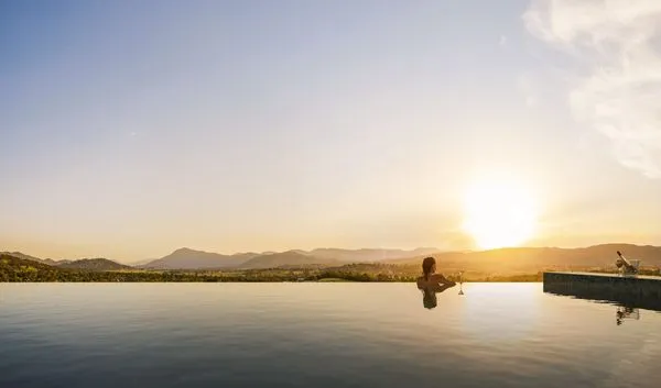 Image Black Diamond - Pool Render - 22NOV19.jpg