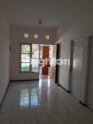 image RUMAH CANTIK DAN INDAH DENGAN RUANGAN YANG BESAR,RUMAH PERMATA SUKODONO RAYA (3)