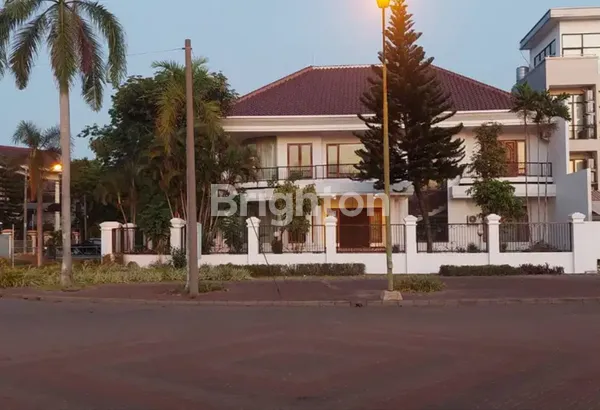 image LANGKA!!  RUMAH  MEWAH SIAP HUNI DI BOULEVARD ARAYA I  (2)