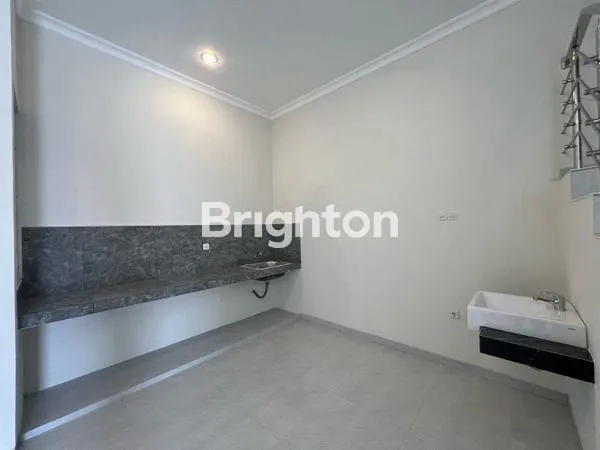 image KLAMPIS BARU GRESS DEKAT MANYAR KERTOADI, MANYAR JAYA, MANYAR TIRTOYOSO, MANYAR TIRTOASRI, MANYAR TIRTOMOYO, MANYAR KARTIKA (5)