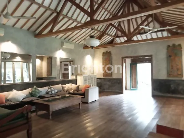 image BEAUTIFUL VILLA WITH EUROPEAN COLONIAL INTERIOR WITH 6 BEDROOMS (6)
