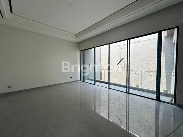 image RUMAH BARU MINIMALIS SPLIT LEVEL DI AREA GOLF CITRALAND DEKAT UC, GRAHA DAN PAKUWON (7)