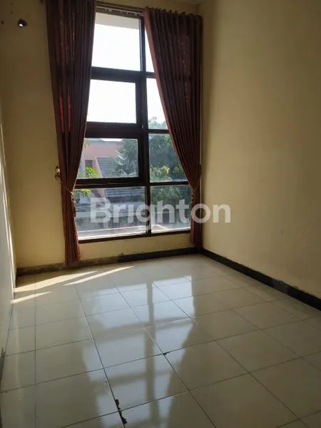 image RUMAH 2 LANTAI DI TAMAN TIARA, 3KT STRATEGIS (8)