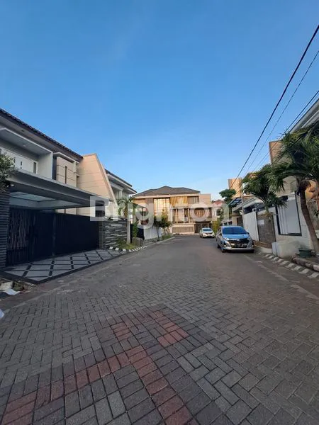 image KAVLING TANAH SUDAH SIAP BANGUN DI PERUMAHAN ELITE SURABAYA TIMUR ONE GATE SYSTEM DEKAT ITS UNAIR PAKUWON CITY MALL (2)