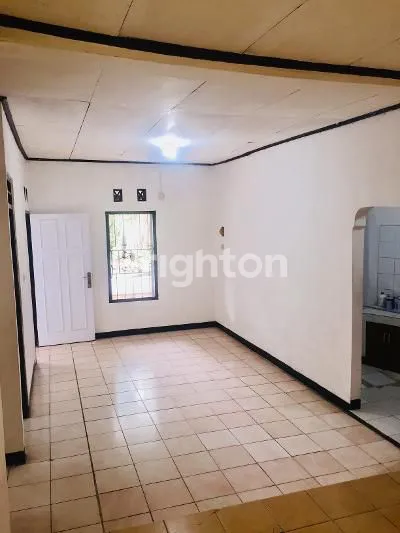 image RUMAH DI DUTA BINTARO CLUSTER NUSA DUA KUNCIRAN PINANG TANGERANG (5)