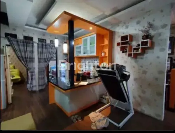 image RUMAH 2 LANTAI CANTIK SIAP HUNI (3)