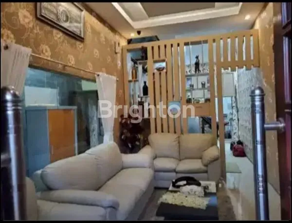 image RUMAH 2 LANTAI CANTIK SIAP HUNI (5)