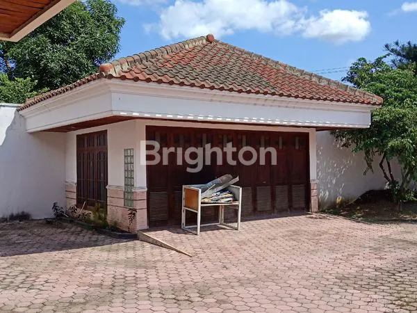 RUMAH TENGAH KOTA TULUNGAGUNG