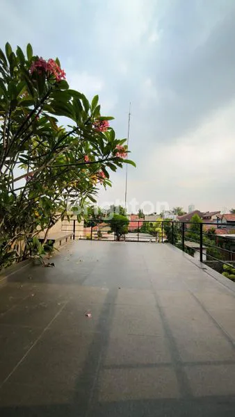 image HUNIAN CANTIK LUAS SIAP HUNI PLUS KOLAM RENANG DI CIMANGGIS (5)