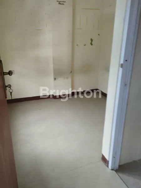 image JUAL MURAH RUKO KOMPLEK PEJAGALAN 4X15 M SEMI FURNISHED JAKARTA BARAT (5)