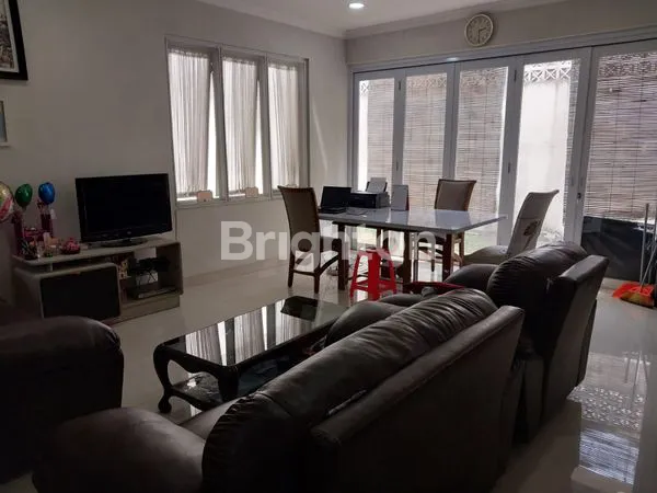 image RUMAH HOKI NGANTONG CLUSTER OLEASTER GADING SERPONG (4)