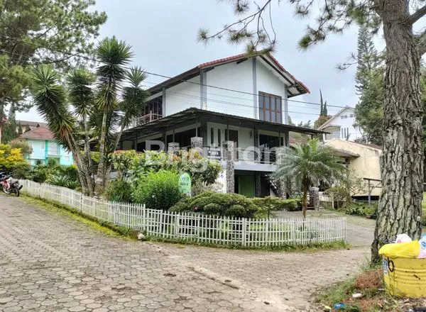 image VILLA ISTANA BUNGA LEMBANG SIAP UNTUK DIHUNI (1)