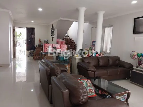 image RUMAH 2 TINGKAT CLUSTER OLEASTER GADING SERPONG (2)