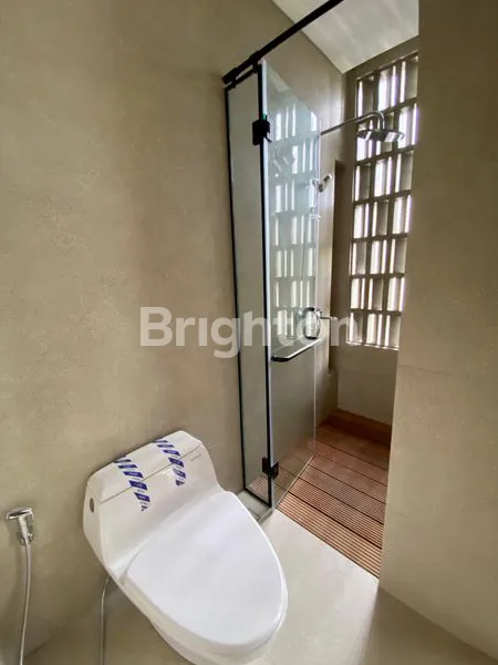 image DIJUAL RUMAH MEWAH 100 % BARU 3 LANTAI (5)