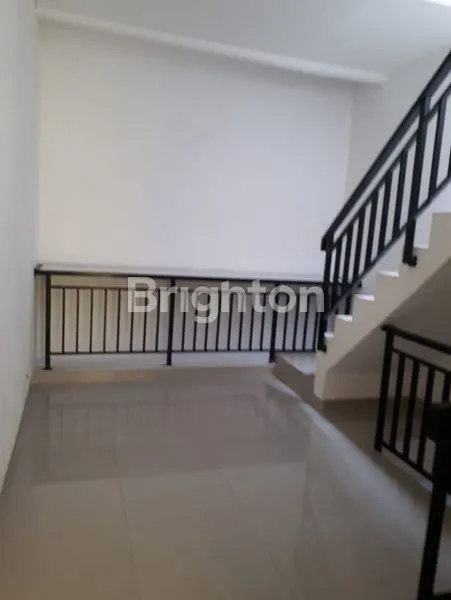 image RUMAH 3 LANTAI DI TANJUNG DUREN (3)