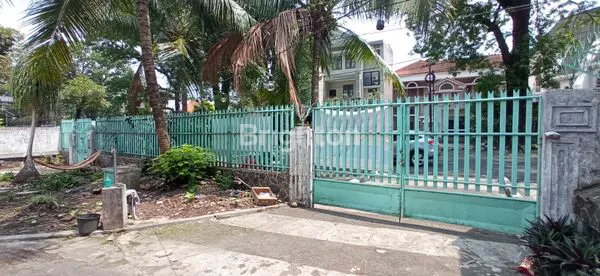 image RUMAH KOLONIAL BELANDA DI DAERAH IJEN KOTA MALANG (6)