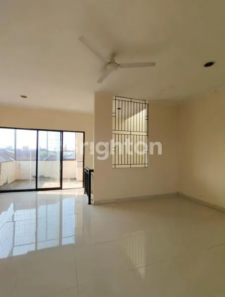 image RUMAH DI TANJUNG DUREN, JAKARTA BARAT (8)