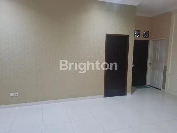 image RUMAH BAGUS SIAP HUNI DI MELATI MAS SERPONG (4)