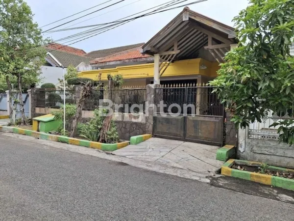 image DIJUAL RUMAH RUNGKUT BARATA RAYA LOKASI STRATEGIS DEKAT MERR & UPN  (8)