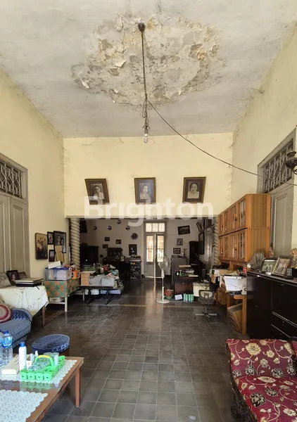 image RUMAH HAYAM WURUK 300M DARI ALUN-ALUN  ROW JALAN 2-3 MOBIL (2)