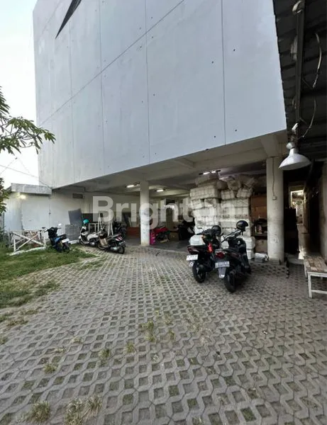 image GEDUNG 3 LANTAI DI DENPASAR COCOK UNTUK GUDANG KANTOR PRODUKSI DAN LAINNYA (3)