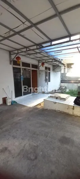 image RUMAH TERAWAT 1 LANTAI JELAMBAR (2)