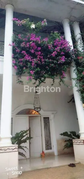 image RUMAH MEWAH CANTIK SIAP HUNI (8)